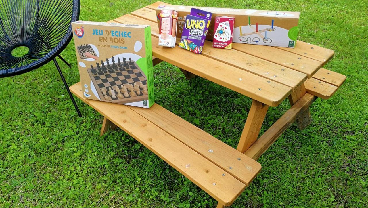 Play And Relax In Lake-parkside Cozy Family Retreat - Jegenye